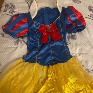 Snow White halloween costume